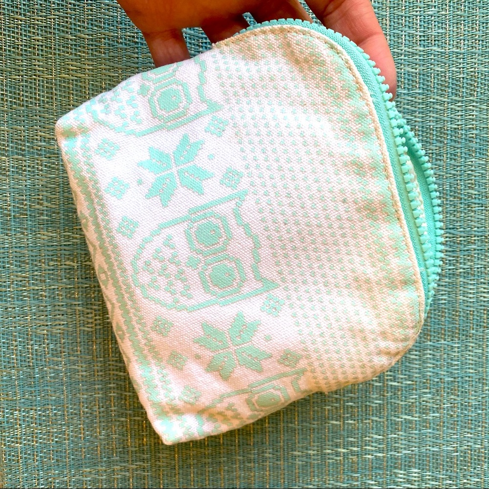 Really cute Owl MakeUp Bag